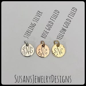 Monogram ketting sterlingzilver initiaal sierlijke sieraden cadeau voor haar monogram 1 of 3 initialen ronde hanger huwelijkscadeau bruidsmeisjes