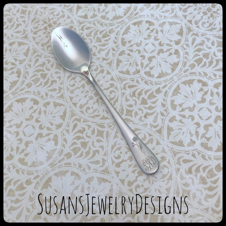 Engraved birth flower baby spoon, monogram baby shower gift, stainless steel, new mom, initial monogrammed, unisex, mom gift, personalized image 2