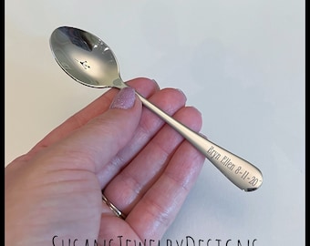 Engraved baby spoon, baby shower gift, new mom baby, name and date spoon, personalized, custom wording, unisex, silver stainless steel