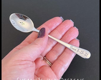 Engraved baby spoon, baby shower gift, new mom, name and date, new baby, personalized wording, unisex, silver stainless steel