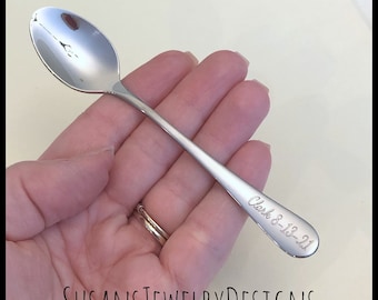 Engraved baby spoon, baby shower gift, new mom, name and date, new baby, personalized wording, unisex, silver stainless steel