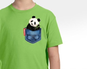Haustier (Panda Bär) in einer Jeanstasche T-Shirts. Kinder-T-Shirts, Erwachsene T-Shirt, lustige Tier-T-Shirts, Pandabär-T-Shirts, Pandabär-Liebhaber-T-Shirt