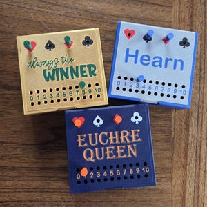Custom Euchre Score Box with Trump Marker – Personalized 3D Printed Case – Peg Scoring – Card Game Gift Idea