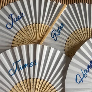 Éventails en papier personnalisés, cadeaux de mariage peints à la main, cartes de visite uniques pour les fêtes, cadeau de mariage avec nom. Emplacements des noms de Hendo