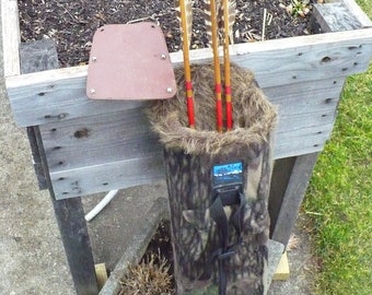 Vista Camoflage Traditional Quiver with (3) Ben Pearson 27.75" Cedar Shaft Arrows with Bodkin Broadheads