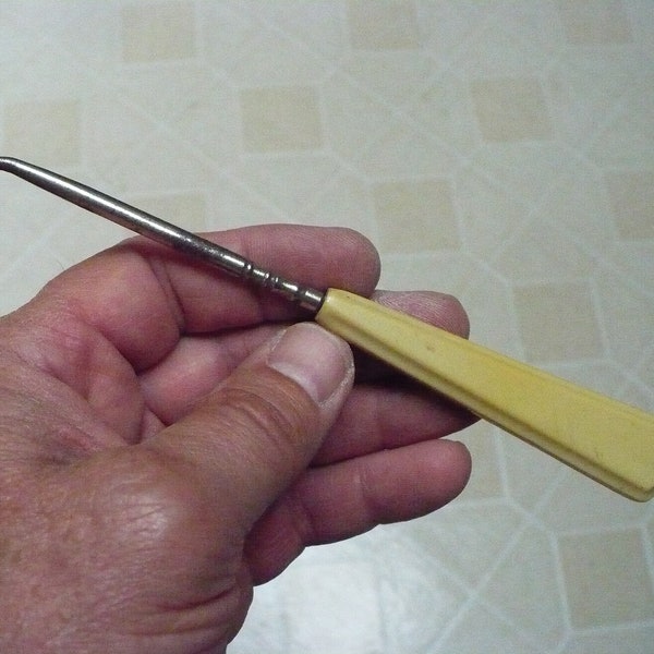Button Hook Tool - French Ivory