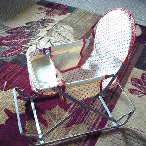 For TOY dolls only - Welsh Playmate folding  rocker with Pink and Blue beads