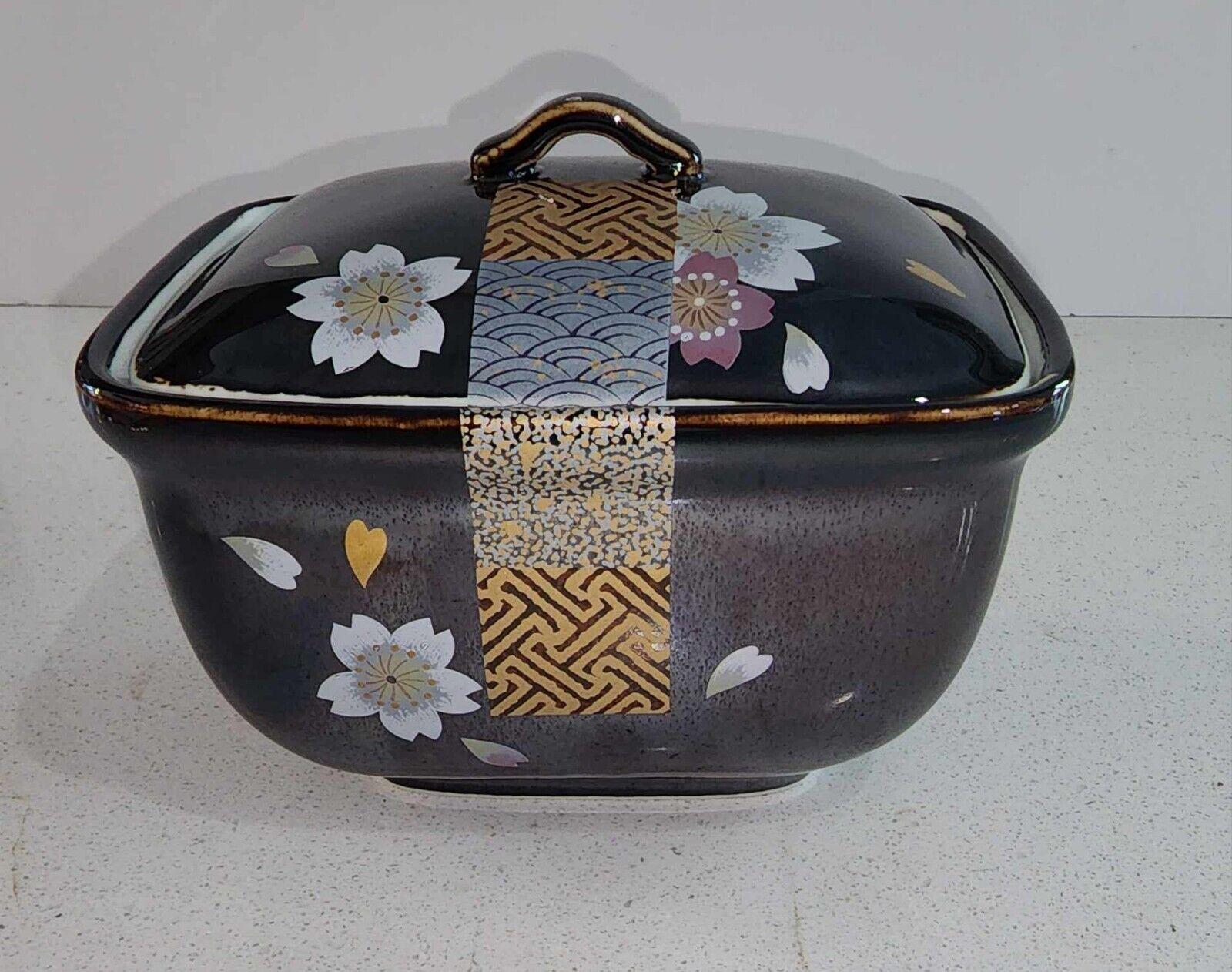 ヴィンテージ磁器製オリエンタル小物入れ 蓋付き - 長さ 6.5 インチ