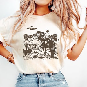 Ufo Western Shirt, Retro T-Shirt, Vintage Cowboy TShirt, Rodeo T Shirt, Wild West Shirt, Western Oversized Tee, Unisex