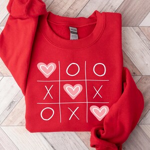 XOXO Shirt, XOXO Valentine&#39;s Day Shirt, Valentine Shirt, Valentine Gift, Gifts for Boyfriend, Valentines Day Gift,Graphic Tees, Gift for Her