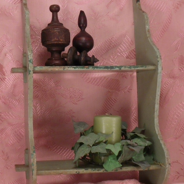 Vintage Green Shelf to Display Your Beautiful Little Things