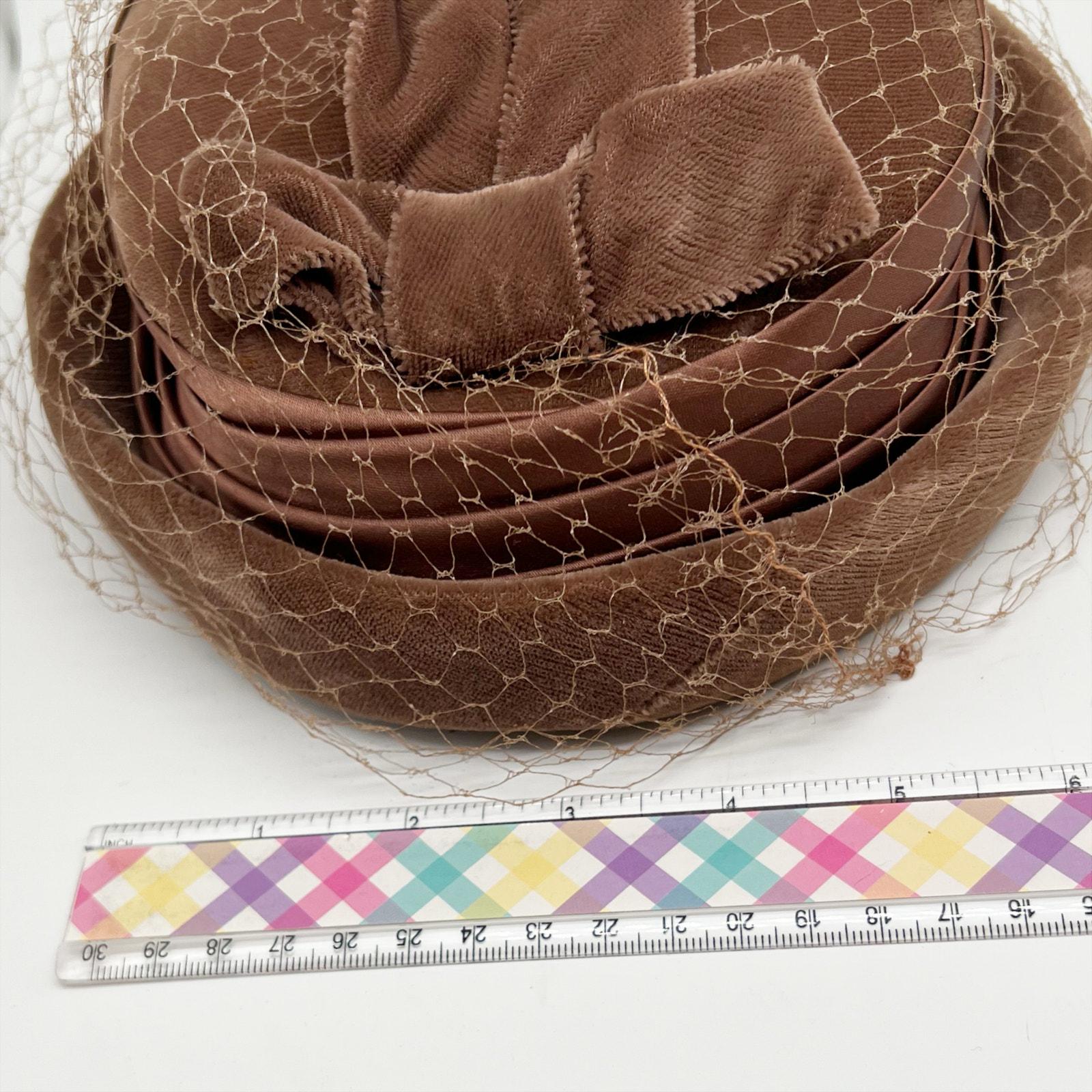Vintage 50s 60s Brown Velvet Pill Box Hat with Mesh, Bow and Jewel Accent Vintage 50s 60s Brown Velvet Pill Box Hat With Mesh, Bow and  main image 2
