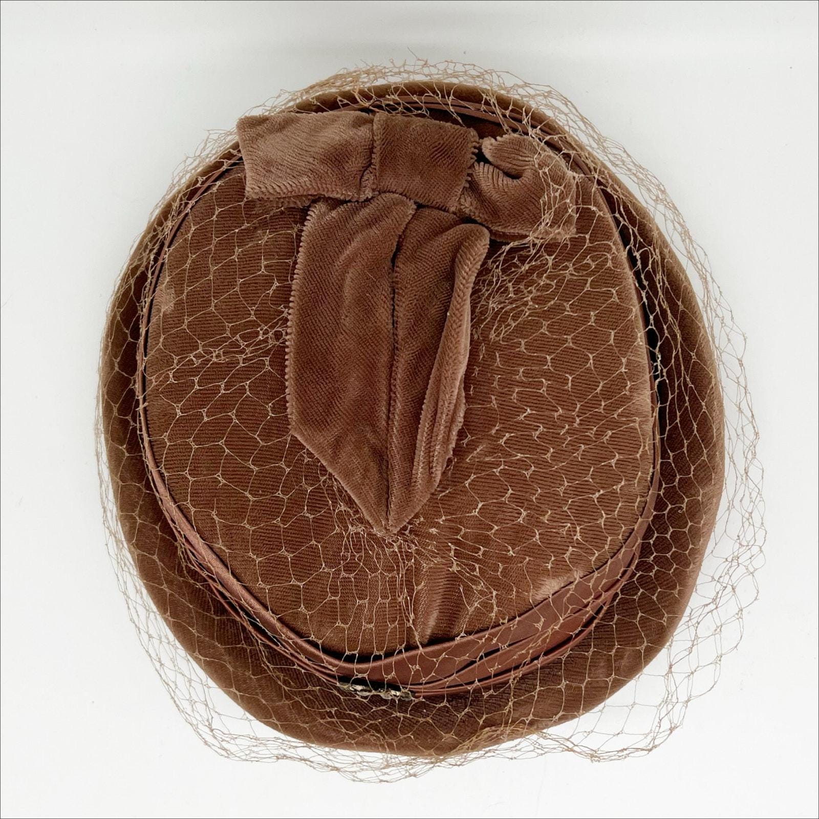 Vintage 50s 60s Brown Velvet Pill Box Hat With Mesh, Bow and  display picture 3