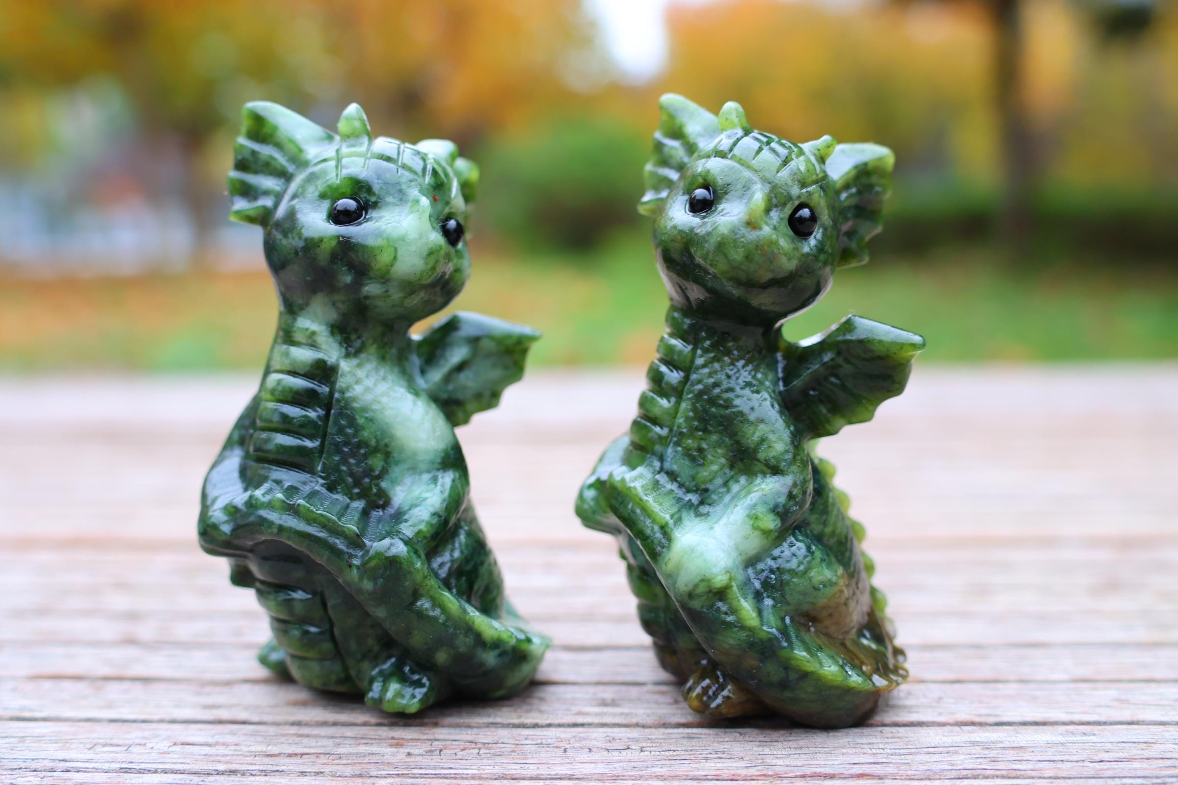 3.2インチの天然翡翠彫刻ドラゴン、クォーツクリスタル彫刻、ドラゴン