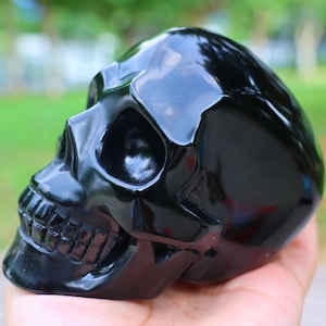4 inch natuurlijke obsidiaan gesneden schedel, snijwerk van kwartskristallen, schedelstandbeeld;