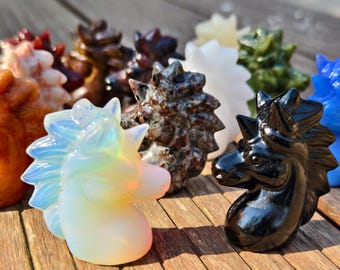 青いユニコーンの木彫り：神話上の生き物の像、家の装飾 - Etsy 日本