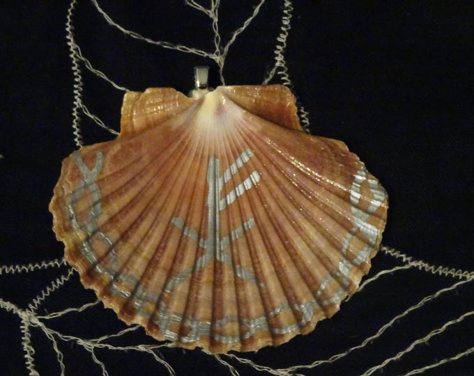 Runic Prosperity Shell Pendant 6