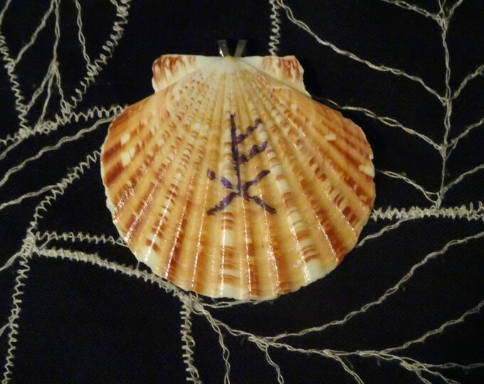 Runic Prosperity Shell Pendant 7