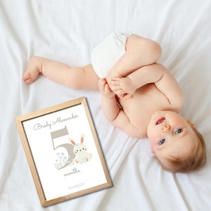 Cartes d'étape personnalisées avec des bébés animaux et un motif floral | Prénom et anniversaire personnalisés | Jalon de 6 mois imprimable