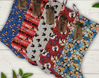 Medias navideñas personalizadas de Mickey Mouse, Minnie, regalo de menos de 50 dólares, medias con etiqueta con nombre, regalo para niños, regalo para nerds, Disney