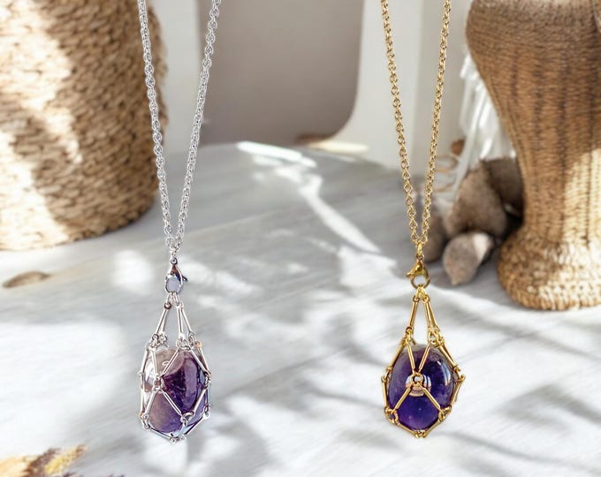 Interchangeable Crystal Holder Necklace: Customizable Pendant Display