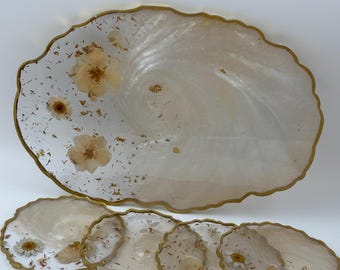 Handmade Floral Resin Tray and Coasters, Gold Sparkle Decor