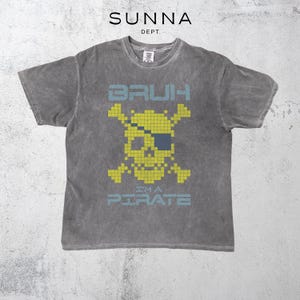 Pirate Skull Costume Tee: Funny Halloween Graphic T-Shirt