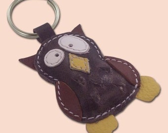 Cute little gray owl keychain - FREE Shipping Wordlwide - Handmade Leather Owl Bag Charm