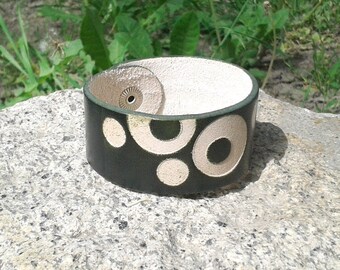 Green Leather Bracelet With Circle Pattern - Handmade - FREE Shipping Wordlwide