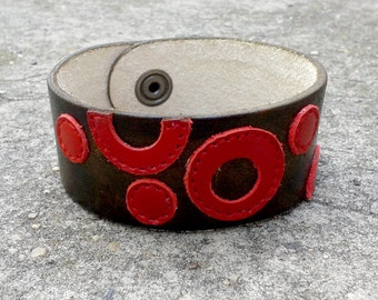 Handmade Olive Green Leather Bracelet With Red Circle Pattern - FREE Shipping Wordlwide