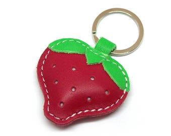 Leder Schlüsselanhänger rot Erdbeere handgefertigt - handgemachte Leder Erdbeere Tasche Charme, Schlüsselanhänger Geschenkideen