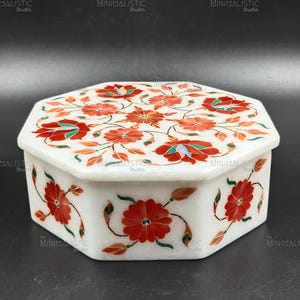 Handgefertigte achteckige Marmor Inlay Box mit rotem Blumenmuster - Pietra Dura Andenken Schmuckschatulle von Agra - Dekoratives Stein Schmuckgeschenk