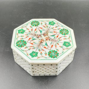 Handgemachte achteckige Marmor Inlay Box mit Blumenmuster - Pietra Dura Andenken Schmuckschatulle von Agra - Dekoratives Stein Schmuckgeschenk
