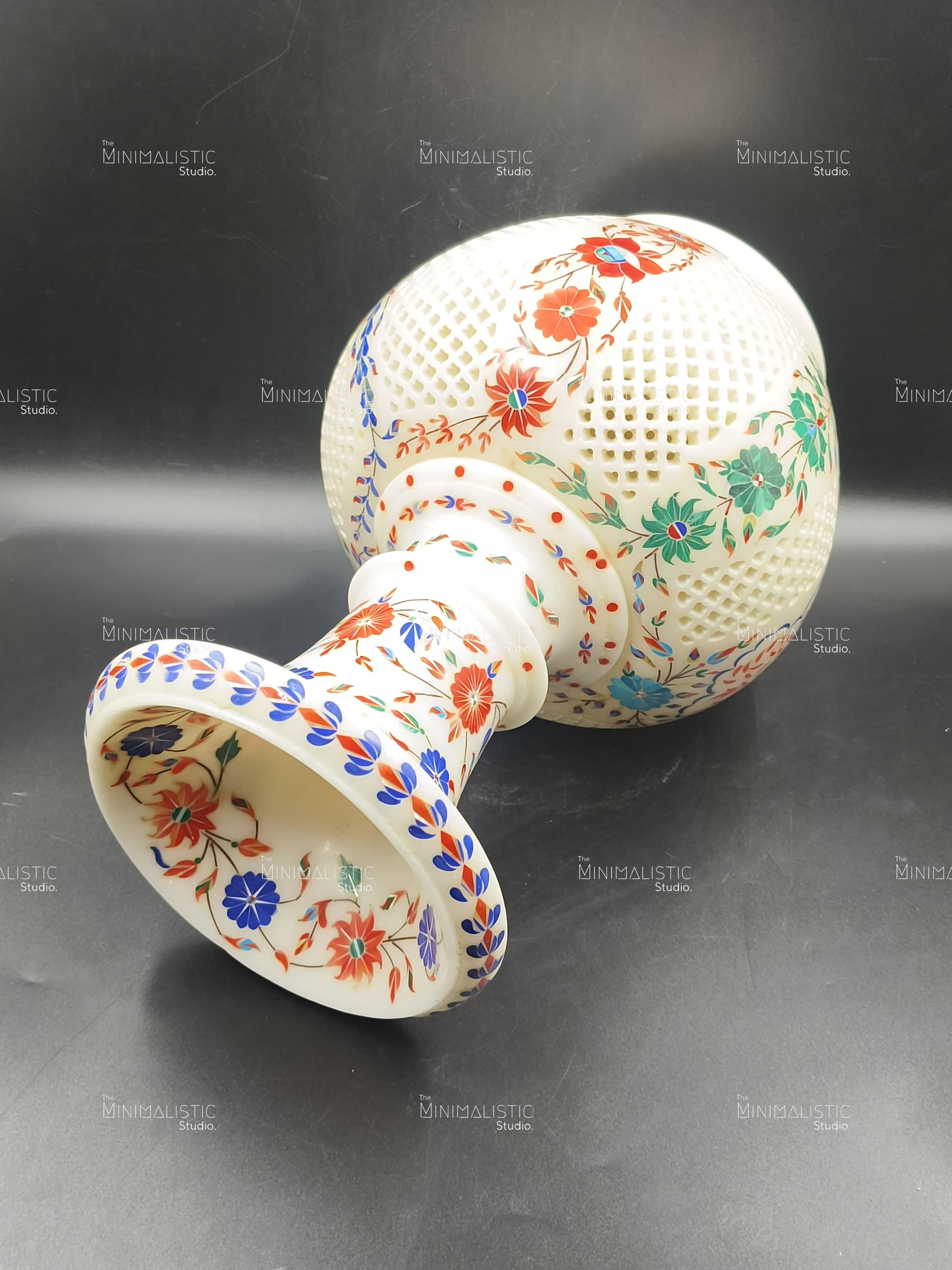 ハンドメイドの大理石の花象嵌花瓶 - インド産ホワイト大理石の装飾