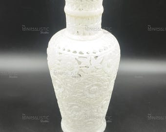 Jarrón de mármol blanco tallado a mano / Centro de mesa con entramado floral