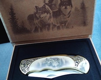 Captivating Wolf Scene Folding Knife with Display Box Great Classic Gift Item