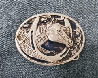 Adorable Pewter Color Metal Equestrian Horseshoe Belt Buckle Fashion Accessory