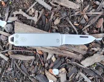 High Quality Sturdy Mini Pocket Knife Stainless Steel Travel Camping Hiking Arts Crafts Hobbies Keep in Car Truck SUV Useful Versatile Tool