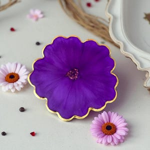 Coasters Violet Purple Flower with Purple Sparkle Center, Handmade Epoxy Resin Coasters