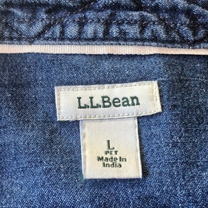 Vintage LL Bean Blue Denim Shirt Women's L Size Darts at Bust Long Sleeves 2 Front Pockets Yoked Back L L Bean's Classic Excellent Condition image 10