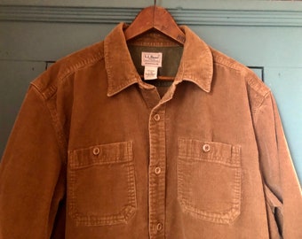 Vintage LL Bean Men’s Corduroy Shirt Large SZ Long Sleeved Button Front Brown Medium Weight Cord A Bean’s Classic