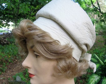 Faux Leather Hat 1960's Era Vintage Modern Miss Label Cream Leatherette Fabric lined Pillbox Fashion Accessory Excellent Condition Size 22