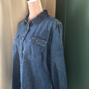 Vintage LL Bean Blue Denim Shirt Women's L Size Darts at Bust Long Sleeves 2 Front Pockets Yoked Back L L Bean's Classic Excellent Condition image 1