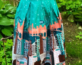 Vintage Full Skirt New York Skyline Novelty Print Full Skirt Zip Closure Bright and Clean Cute Summer Style