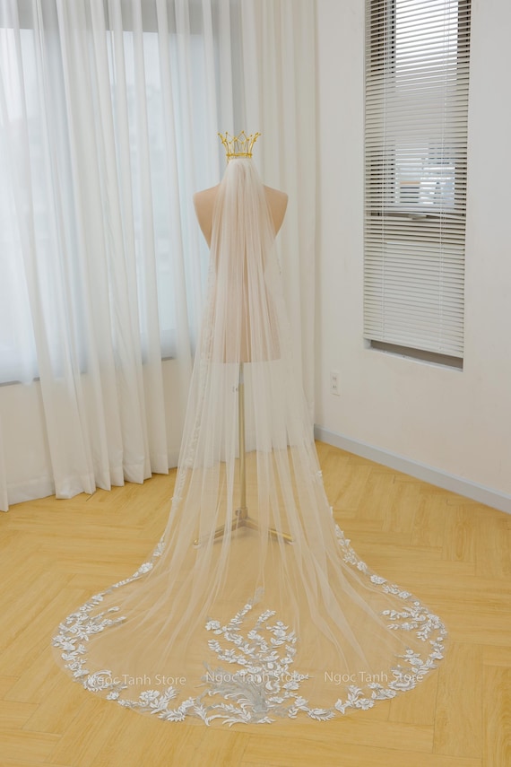 Ivory leaf floral lace veil Delicate Floral Lace Bridal Veil Leaves Pattern Veil, Ivory  main image 4