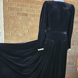 1940s Silk Velvet Black Long Sleeved Maxi Dress Size 8