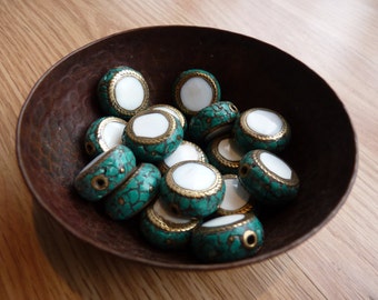 SALE *Rounded coin shaped conch shell and turquoise beads