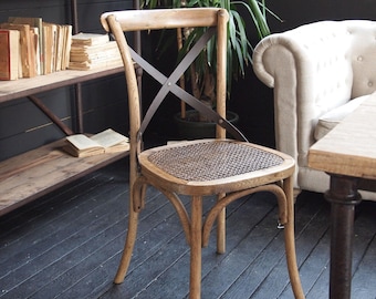 Silla Efesto de madera y ratán