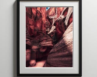 Fotografía impresa del sendero iluminado por el sol en el desierto de Red Slot Canyon