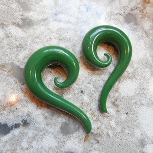 Glass spirals, 1/2 inch gauge, green glass spiral, Glass gauge